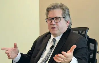 Mauricio Lema es uno de los oncólogos más destacados de la ciudad. Con él hablamos y despejamos dudas sobre el cáncer. FOTO Alejandro Bermúdez