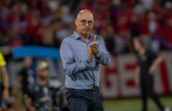 Alfredo Arias dejó de ser el técnico del Deportivo Independiente Medellín luego de 398 días en el cargo. Foto: Juan Antonio Sánchez