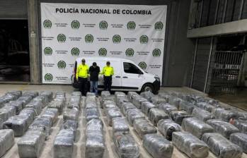 La marihuana decomisada y la persona aprehendida fueron puestos a órdenes de las autoridades. FOTO: POLICÍA METROPOLITANA