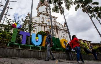 Fachada del parque del municipio de Ituango que le buscará apostarle al turismo, Foto: Julio César Herrera Echeverri.