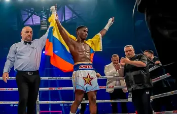 Jhon “El Tigre” Orobio defendió su título intercontinental del WBC, venciendo a su rival en solo dos asaltos. FOTO: Tomada de redes sociales @el_tigre_orobio