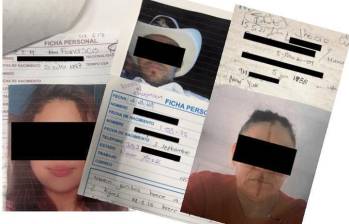 Algunas de las fichas de supuestas víctimas, encontradas en el allanamiento a la guarida del barrio Kennedy. Además de los datos de identidad y fotos, incluyen la casilla de “valor”. FOTOS CORTESÍA