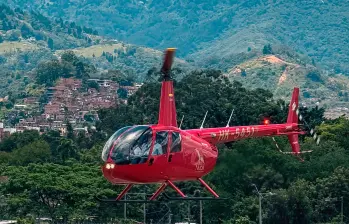 Este es el helicóptero con el que planean iniciar los recorridos turísticos nocturnos por Medellín. FOTO: Cortesía Nubá