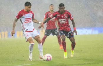 Independiente Medellín empató en el Atanasio frente a Santa Fe, y es el nuevo líder de la Liga BetPlay. Foto: Camilo Suárez.