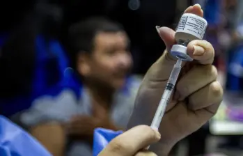 Las autoridades avanzan en una campaña para inmunizar a la población contra la fiebre amarilla. FOTO: Julio César Herrera