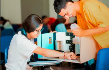 Para garantizar los recursos de Matrícula Cero, la Alcaldía de Medellín destinará 240.000 millones de pesos antes de 2027 y se buscará beneficiar a más de 108.000 estudiantes en ese tiempo. FOTO: CORTESÍA ALCALDÍA DE MEDELLÍN