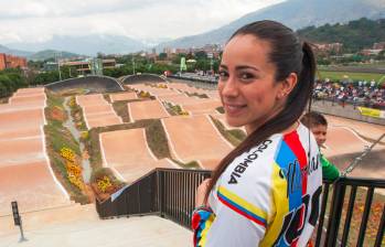 Mariana Pajón, de 32 años, continúa imponiendo talento en las pistas de bicicrós. FOTO: EL COLOMBIANO