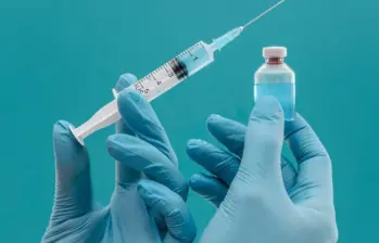 El auge de medicamentos para bajar de peso también ha impulsado la comercialización informal de sustancias sin registro sanitario a través de redes sociales. FOTO: Magnific.