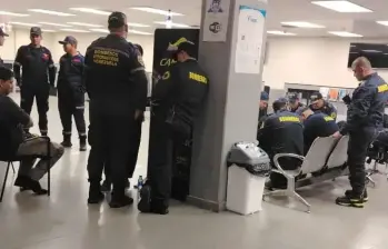 Bomberos de Medellín ya están en Venezuela; pero desde la Cancillería de Colombia exigieron coordinación exclusiva con el Gobierno nacional. Foto: cortesía