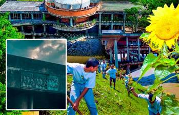 Arriba, aspecto del aula ambiental en la actualidad. Abajo, imagen de una actividad cuando todavía funcionaba como sede del Instituto Mi Río, en noviembre de 2000. FOTOS El Colombiano y Cortesía