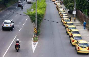 Más de 8.200 taxis apoyarán las inspecciones de viviendas tras el terremoto en Medellín. FOTO: MANUEL SALDARRIAGA
