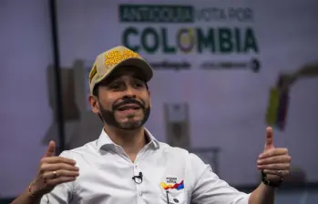 Abelardo de la Espriella afirmó que recibió la información de “una fuente de inteligencia de alto nivel” y que el DNI y organismos oficiales estarían involucrados. Foto: Julio César Herrera Echeverri.