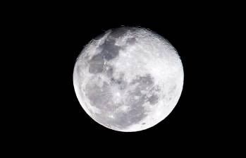 Luna llena captada desde Itagüí. FOTO Juan Antonio Sánchez