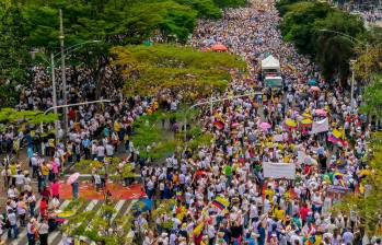 Más de 52 mil personas salieron a marchar este miércoles contra el Gobierno de Petro