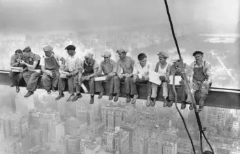 1932 es el año en el que fue tomada la foto original en el piso 69 del Rockefeller Center. FOTO Getty