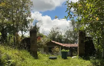 En esta casa rural en la vereda San Juan, en La Unión, fueron masacradas cuatro personas el sábado 30 de agosto. FOTO Cortesía Mi Oriente