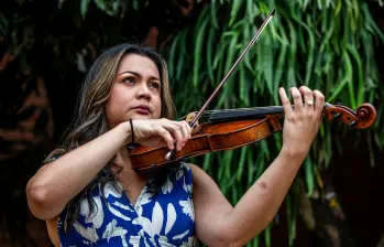 Allison Lovera se formó en el Sistema venezolano de música clásica. Se formó en los Estados Unidos. Este concierto será el sábado 18 de abril a las 6:00 p.m. en el Teatro Metropolitano. Foto Julio César Herrera. 