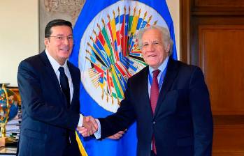 El registrador nacional Hernán Penagos y Luis Almagro, secretario de la OEA (derecha). FOTO: CORTESÍA DE REGISTRADURÍA.