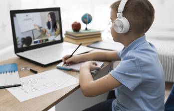 Según datos de la Unesco, más de 244 millones de niños y jóvenes siguen fuera del sistema educativo. Imagen, Freepik. 