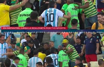 Partido entre Brasil y Argentina se demora por peleas entre hinchas de ambas selecciones. FOTO CAPTURA DE PANTALLA