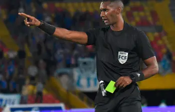 Diego Ulloa dirigirá la primera final entre DIM y Santa Fe en El Campín. FOTO DIMAYOR
