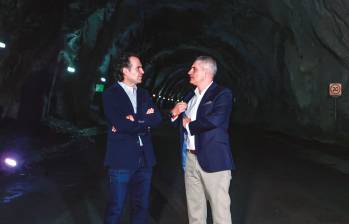 El alcalde de Medellín, Federico Gutiérrez, y el gobernador, Andrés Julián Rendón, hicieron un frente al gobierno Petro en la región. FOTO Manuel Saldarriaga