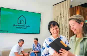 Los agentes inmobiliarios tienen encuentros regulares en la oficina de Tu360Inmobiliario en El Poblado. Foto: Camilo Suárez.