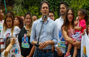 Daniel Quintero solo tardó once horas, después de su renuncia, para empezar a hacer campaña por sus alfiles políticos. FOTOS JAIME PÉREZ
