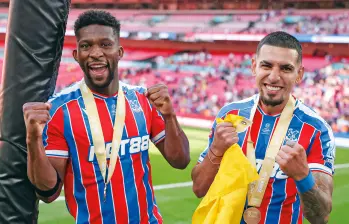 Jéfferson Lerma y Daniel Muñoz, campeones de la Conference League de Europa. FOTO GETTY