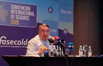 Gustavo Morales, presidente de Fasecolda advirtió que la nueva póliza obligatoria recaería sobre los titulares de licencias de conducción y no sobre quienes efectivamente generan el riesgo en las vías. FOTO CORTESÍA