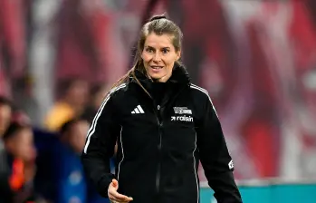 Marie-Louise Eta se convirtió en la primera mujer en dirigir un equipo masculino de primera división. FOTO GETTY