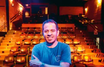 Giovanni Upegui Monsalve en la sede de Gestos Mnemes, en pleno centro de Bello. FOTO Manuel Saldarriaga
