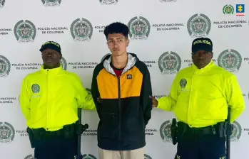 El capturado por presunto abuso sexual contra una menor fue identificado como Juan Felipe Rodríguez Arango, trabajador de un centro infantil. FOTO: FISCALÍA