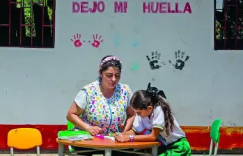 En 359 sedes educativas de Antioquia hay menos de cuatro estudiantes este año. En la imagen, un escuela en San Carlos (Oriente) donde solo quedó una estudiante en 2025. FOTO Julio César Herrera