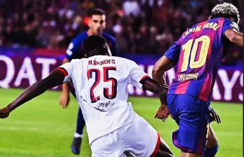 El PSG y el Barcelona llevaron el logo de Fundación Xana en sus camisetas. FOTO: Tomada de X @PSG