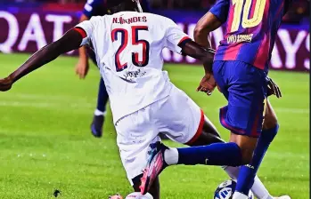 El PSG y el Barcelona llevaron el logo de Fundación Xana en sus camisetas. FOTO: Tomada de X @PSG