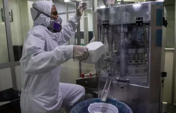 La UdeA actualmente trabaja en producción de medicamentos para el VIH, malaria, antiparasitarios, entre otros. FOTO: JULIO HERRERA