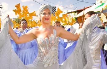 La primera dama Verónica Alcocer participó del carnaval de Barranquilla y se retiró antes de que finalizara. FOTO: CORTESÍA