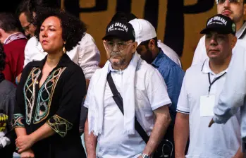 Durante su visita a Medellín, el presidente Gustavo Petro realizó un evento público acompañado por los voceros de bandas que participan en los diálogos de Paz Urbana en la Cárcel de Itagüí. FOTO: El Colombiano