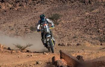 Francisco Álvarez salvó ayer una nueva jornada del Dakar, en el recorrido total de 635 kilómetros entre Haradh y Shubaytah, arribó en el puesto 45, a 35.12 minutos del vencedor Michael Docherty. FOTO INSTAGRAM ÁLVAREZ