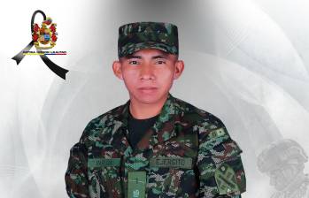 El uniformado fallecido fue identificado como el soldado profesional Samuel Pinzón Barliza Ipuana. FOTO: Tomado de X: @mindefensa