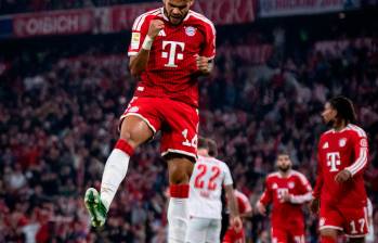 Luis Díaz y el festejo del 1-0 del Bayern sobre Leipzig. FOTO @FCBayernES