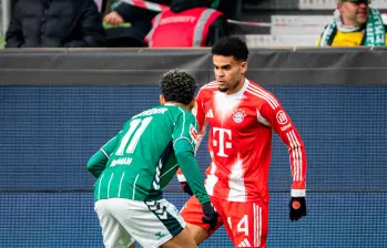 Con su habilidad, Luis Díaz casi siempre le ganó el duelo a su marcador. FOTO @FCBayernES
