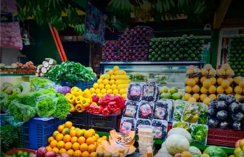Aumento del salario mínimo y afectación de cultivos, entre las causas más comunes del aumento de precios en los productos. FOTO: EL COLOMBIANO