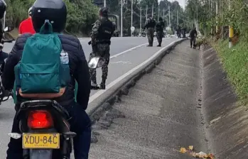 No era una bomba: autoridades descartan que paquete sospechoso en vía de Rionegro fuera un explosivo