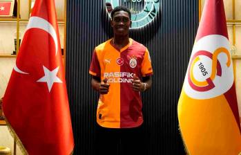 Yaser Asprilla con su nuevo club, el Galatasaray de Turquía donde será compañero de Dávinson Sánchez. 