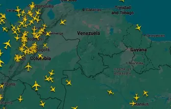 En la noche de este domingo, 30 de noviembre, imágenes de radares mostraban un tráfico aéreo casi nulo en Venezuela. FOTO tomada de Flightradar24