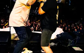 En la foto, a la izquierda Nano de Nepentes y Manzano Gallego, durante la segunda edición de Bengala en el Parque de los Deseos. Foto cortesía Diego Santa. 