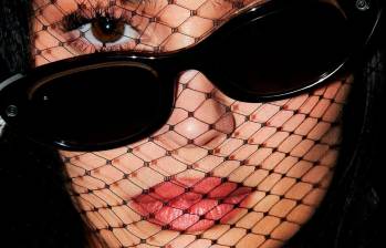 Kylie Jenner presentó en Nueva York las nuevas Meta Glasses, una colección que combina inteligencia artificial, diseño y funciones manos libres. FOTO Cortesía (@simonsaysdrip)