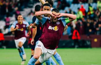 En toda la jornada, de los 4 colombianos en partido, 3 consiguieron la victoria y solo Luis Díaz cayó derrotado. FOTO Tomada de ‘X’: @AVFCOfficial